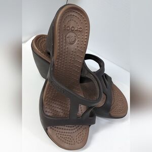 Crocs Cypress II Brown Slip On Chunky Heel Size 6 Crocs Sandals